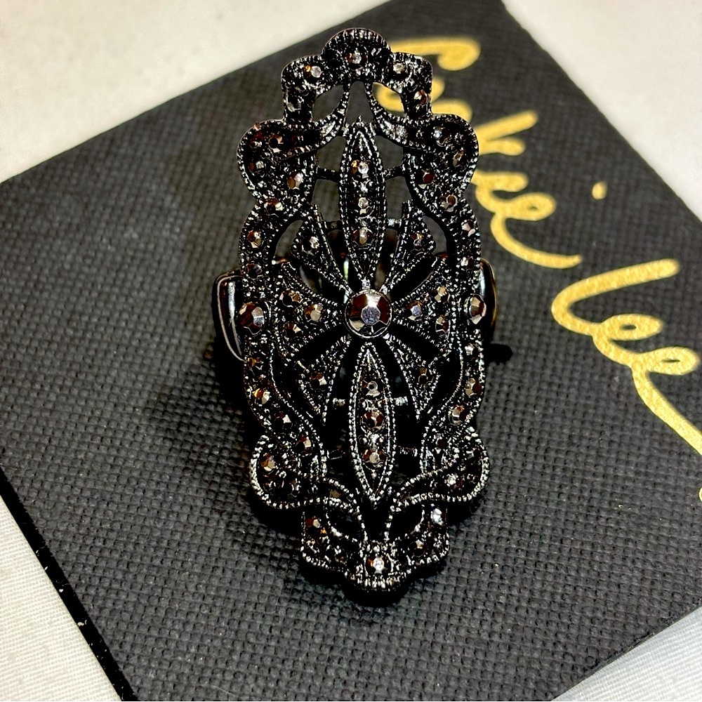 Art Deco Black Stretch Ring